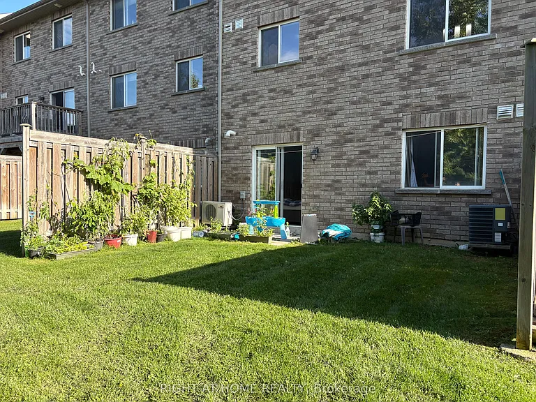 53 Ferndale Dr S #3 — Photo 7