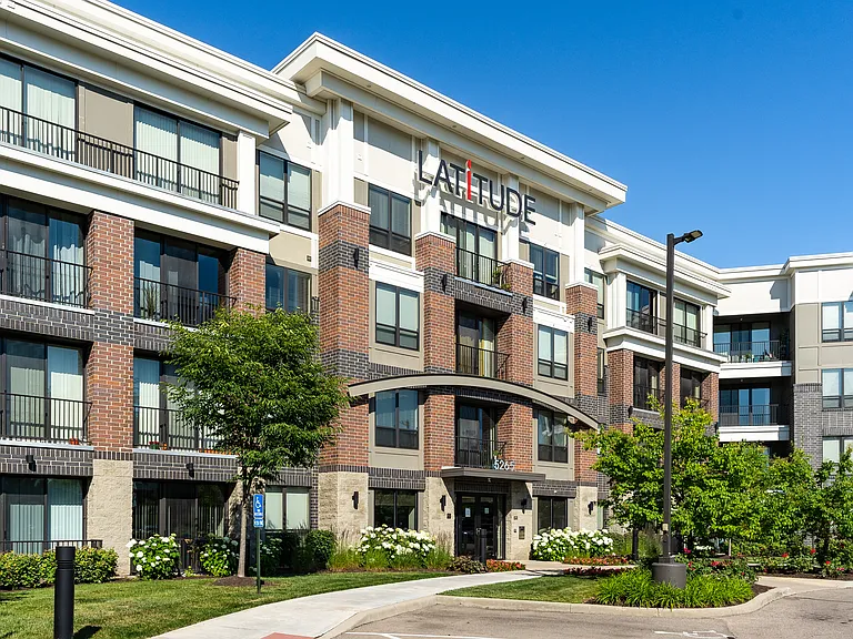 Latitude at Deerfield Crossing — Photo 17
