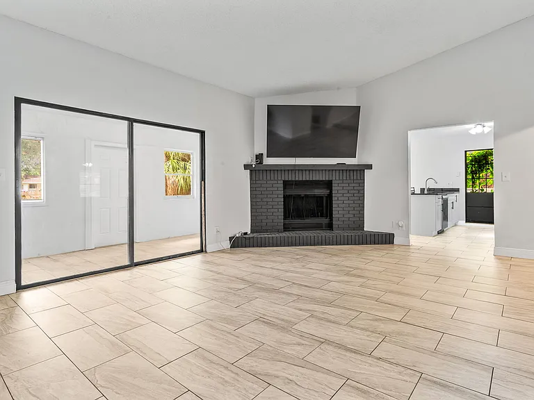 1500 Walnut St — Photo 4
