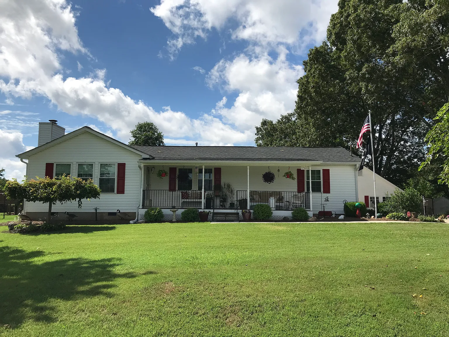 1366 Dabbs Bridge Rd photo 1