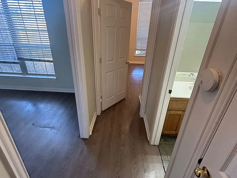 1001 Brookhaven Dr — Photo 5
