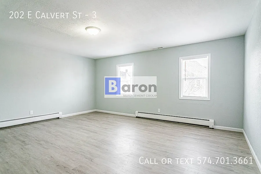202 E Calvert — Photo 3