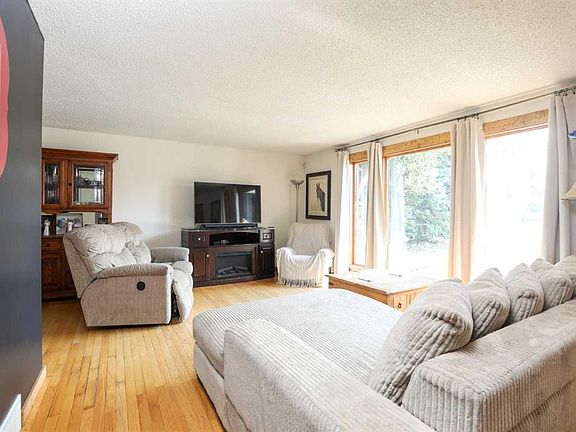 3rd image of 473 E Pineridge Way