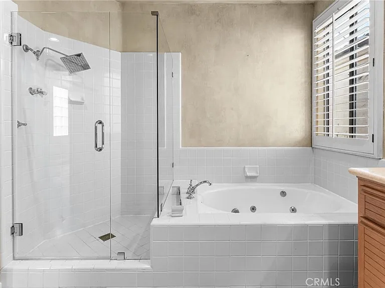 609 21st St — Photo 31