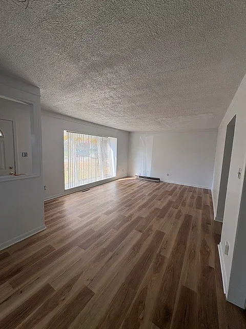 3 bed, 1062 sqft, $1,800 — Photo 4
