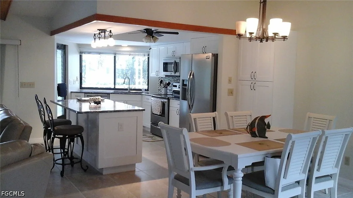 3 bed, 2.0 bath, 1660 sqft, $2,500 — Photo 4