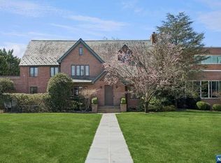 532 Winthrop Rd, Teaneck, NJ 07666