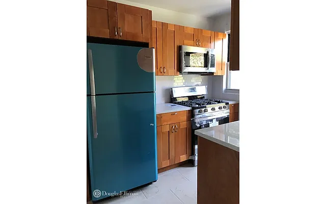 Rented by Douglas Elliman | media 16