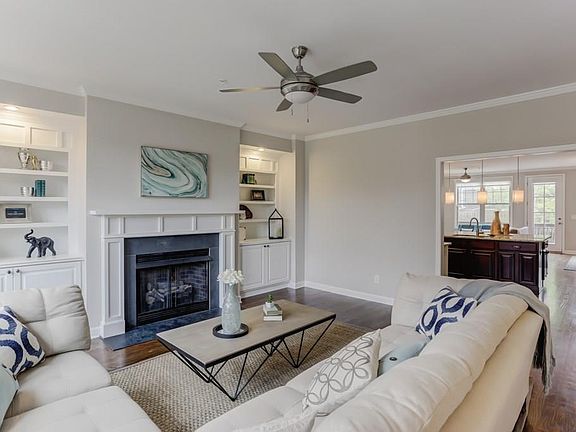 2nd image of 522 Micayne Cir SE #5