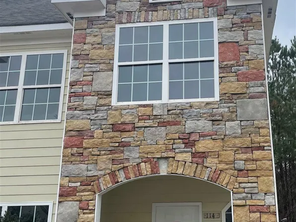 114 Brixton Cir, Carrollton, GA 30117