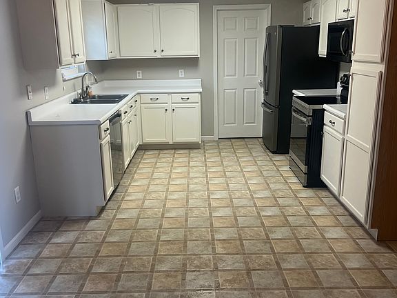 3rd image of 10968 Balfour Dr