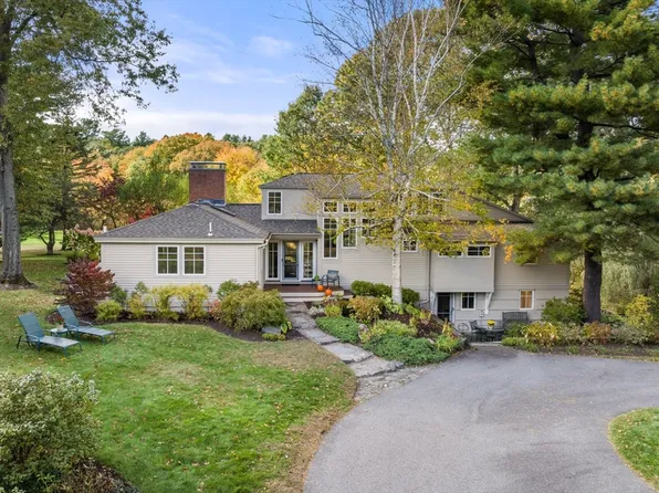 18 Westfield St, Dedham, MA 02026