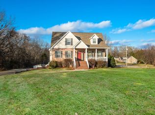 206 Contrary Rd, Burns, TN 37029