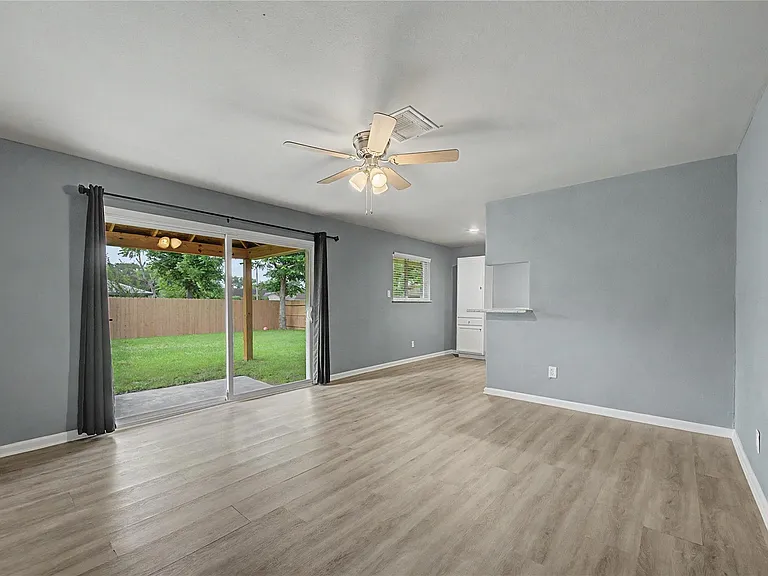 6343 Maple Hill Dr — Photo 9