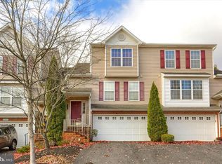 1147 Cross Creek Dr, Mechanicsburg, PA