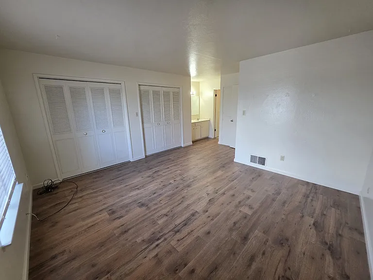 200 W Turner Rd #4 — Photo 11