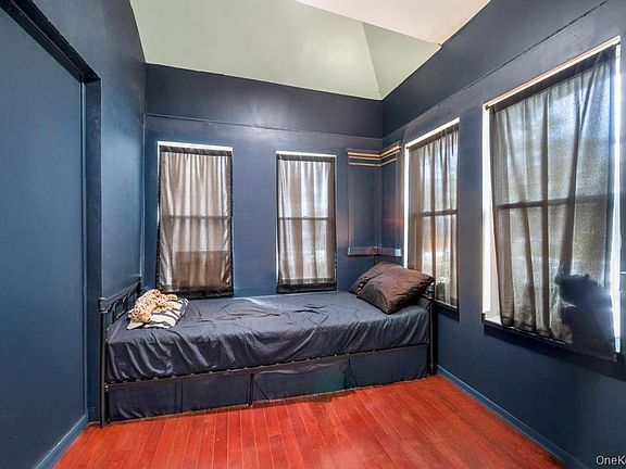 5th image of 10927 196th Street