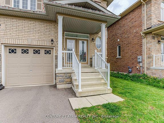4th image of 92 Sutherland Ave