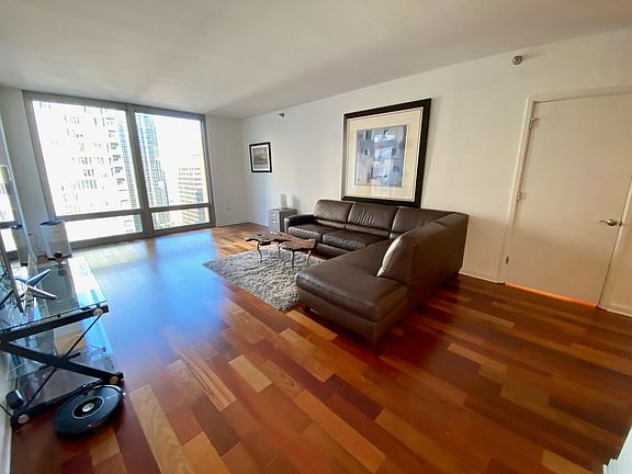 3rd image of 160 E Illinois St 1805 #1805