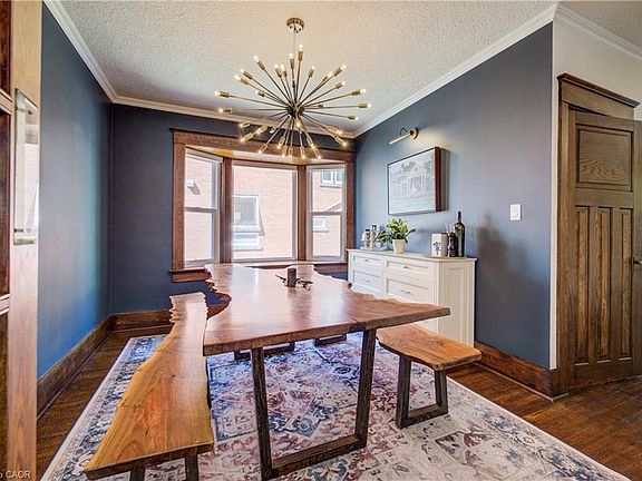 4th image of 36 Heins Ave