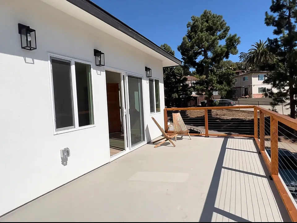 637 Pine Tree Ln