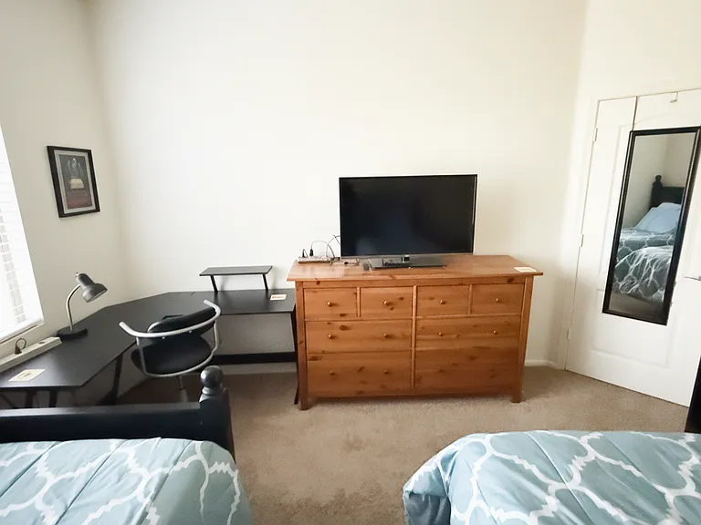 1423 E Elgin Pl — Photo 28