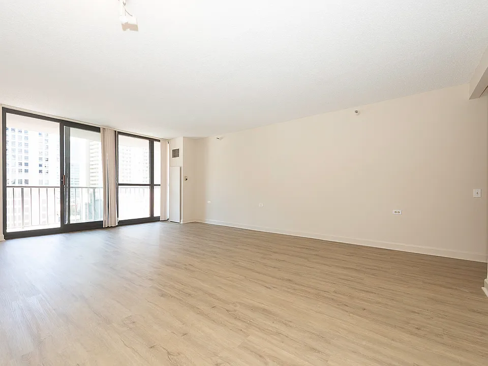 10 E Ontario St #1203