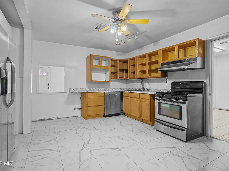 10372 Shenandoah St — Photo 16