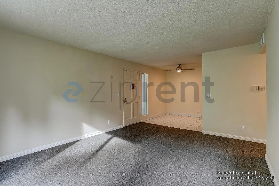 2 bed, 900 sqft, $2,400 — Photo 3