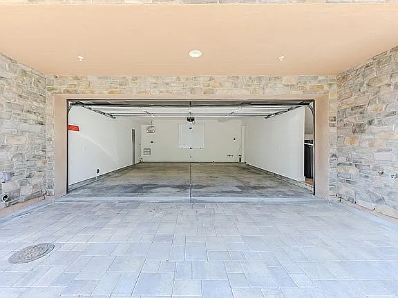 123 S Marguerita Ave #215B — Photo 19