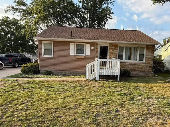2074 W Norton Ave, Norton Shores, MI 49441