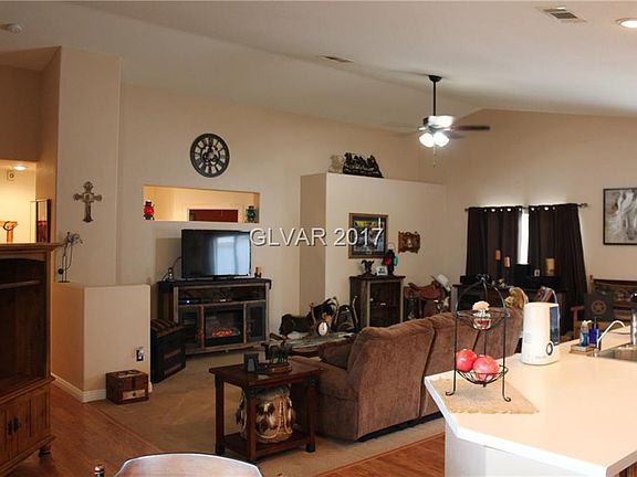 4th image of 4715 Mountain Snow St
