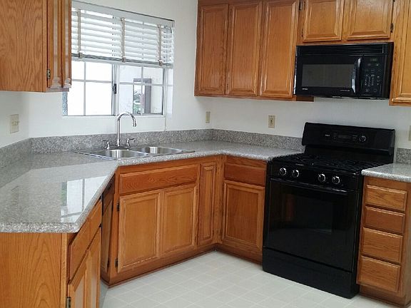 4th image of 277 E Dexter St APT B
