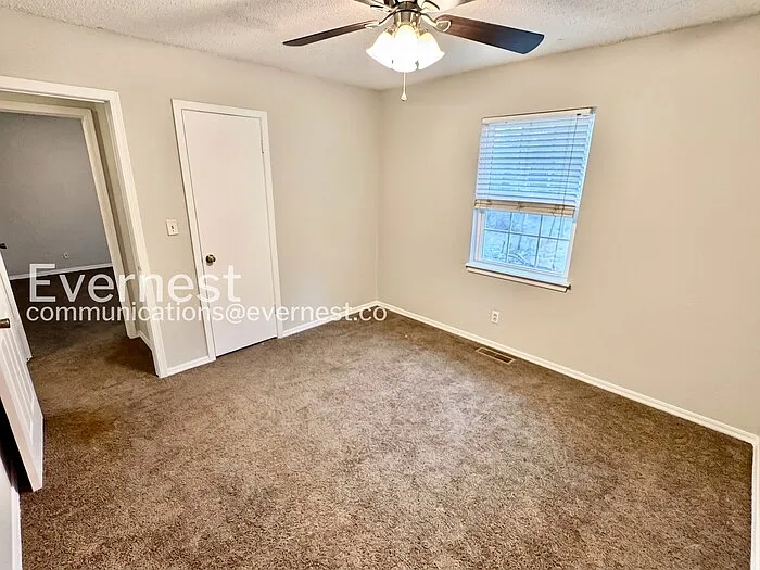 1756 S Pine Ave — Photo 23