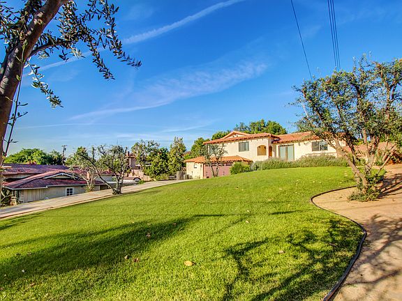 3rd image of 12404 Ocaso Ave