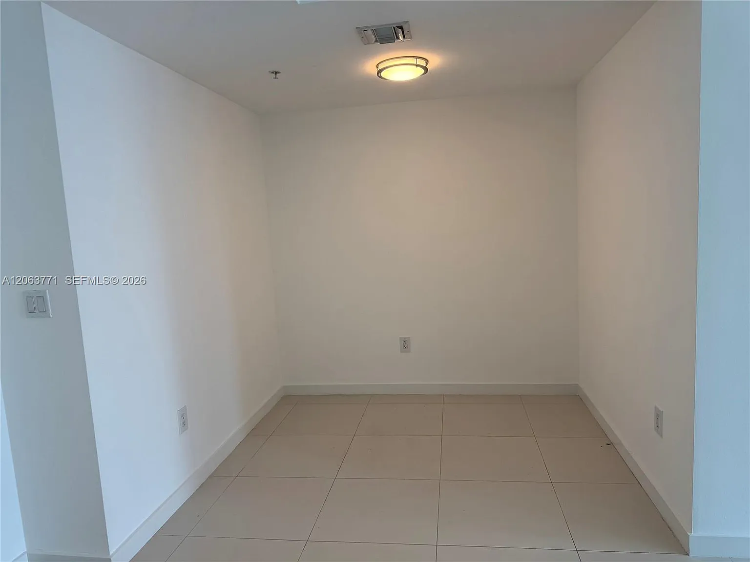 Ivy Condo — Photo 3