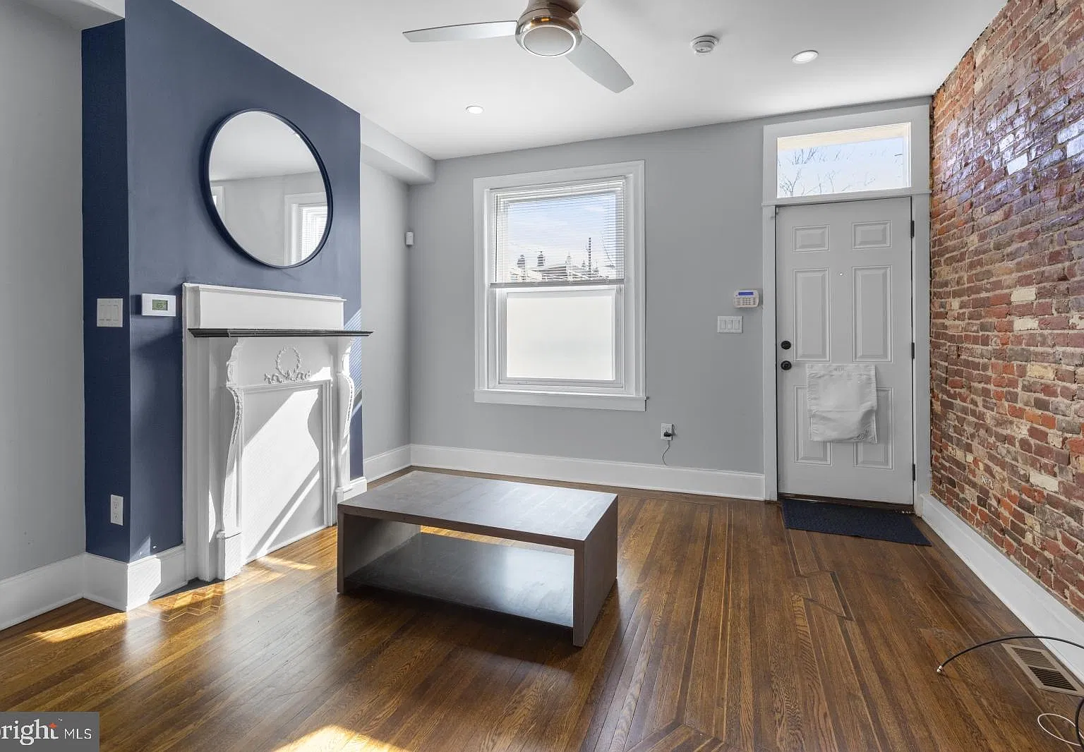 2 bed, 1.0 bath, 904 sqft, $2,095 — Photo 3