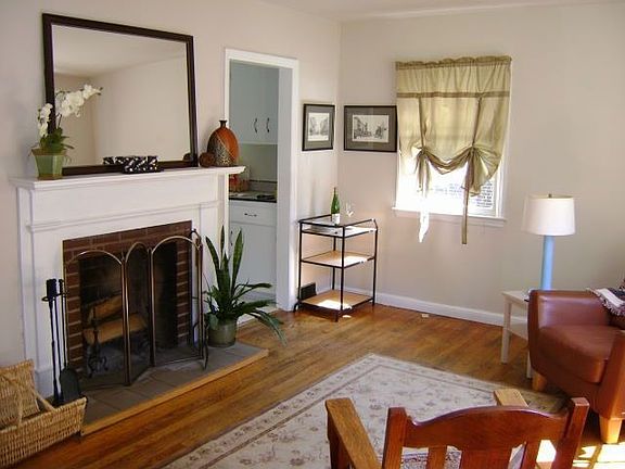 Living Room w/hardwood & fireplace
