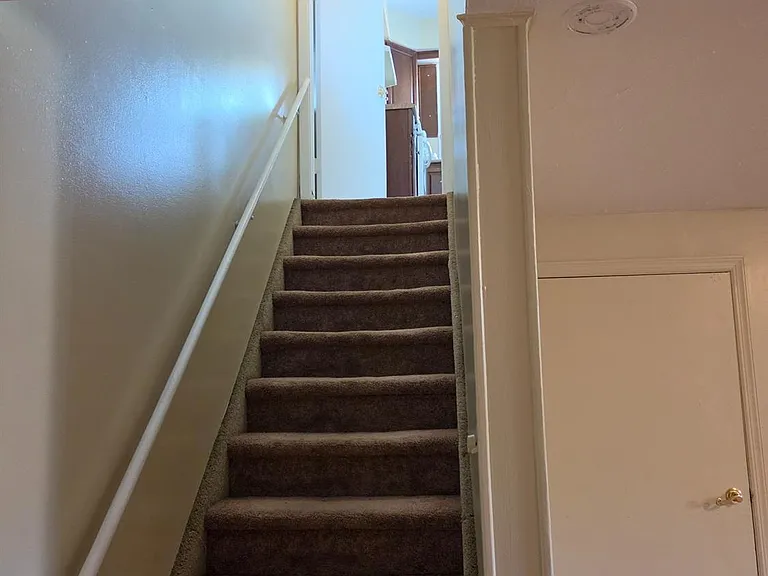 8 Chester Ct — Photo 21