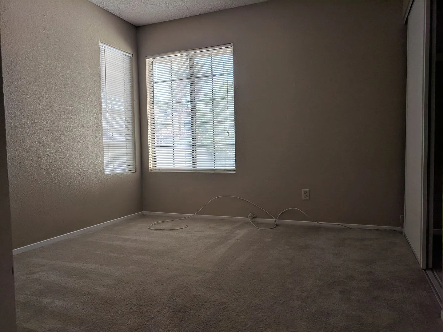 One Story, 3 Beds 2 Baths, 2 Car Garage, Newly Remodeling Kitchen And Bathroom, Granitecountertop... — Photo 4