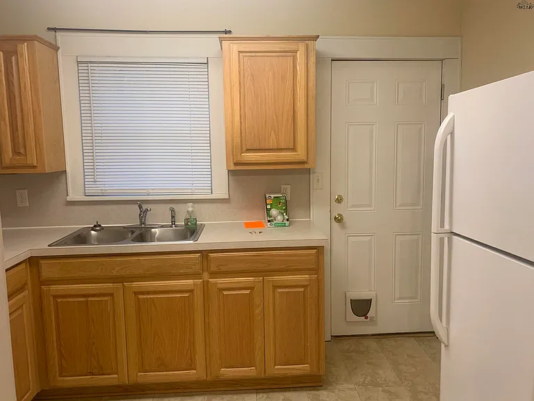 1723 McGregor Ave — Photo 5