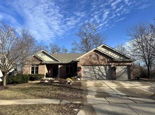 701 Greystone Ln, Middleton, WI 53562