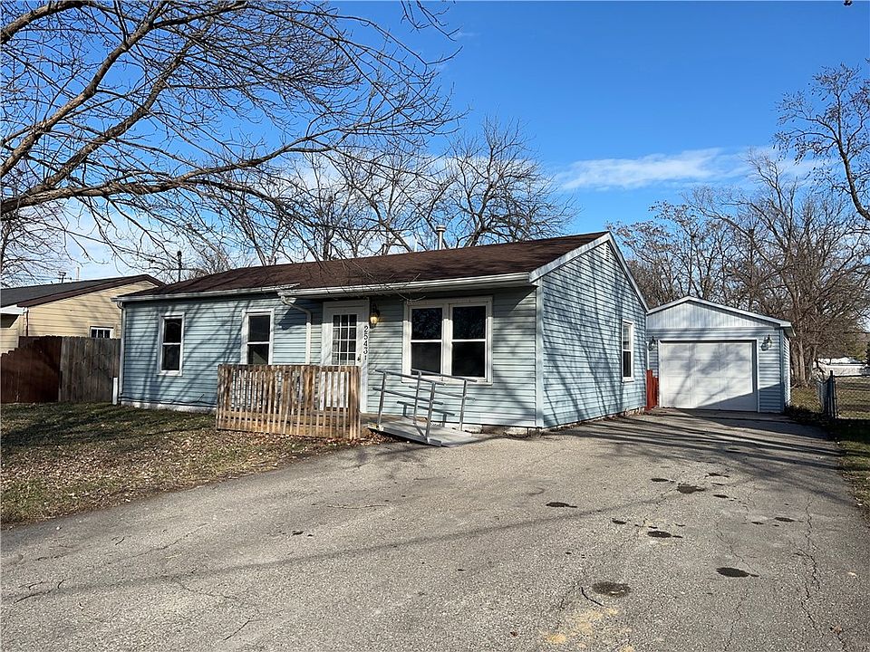 2543 E 23rd St, Des Moines, IA 50317 | Zillow