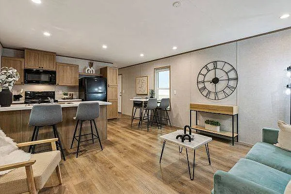461 W Lytle St #136