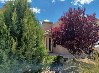 4227 Vegas De Suenos, Santa Fe, NM 87507