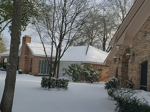 3rd image of 3119 Williamsburg Cir