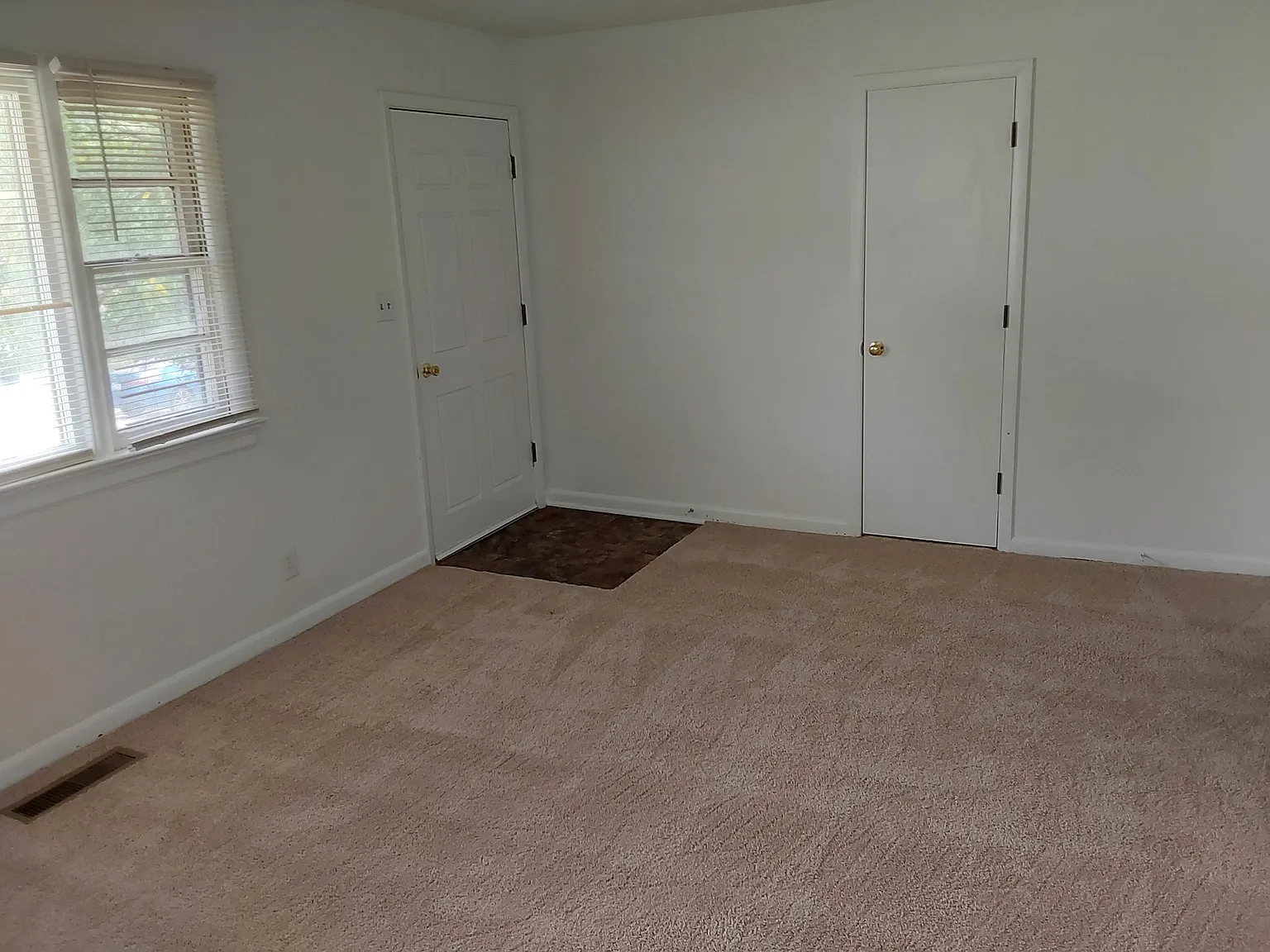 2 bed, 856 sqft, $950 — Photo 3