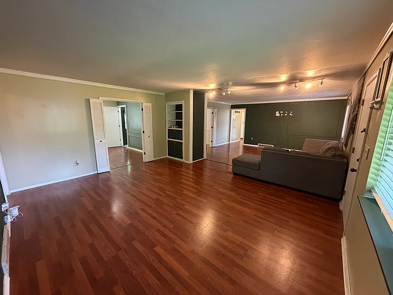 7909 Grandview St — Photo 5