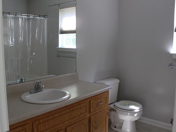 5th image of 346 Andrew Dr