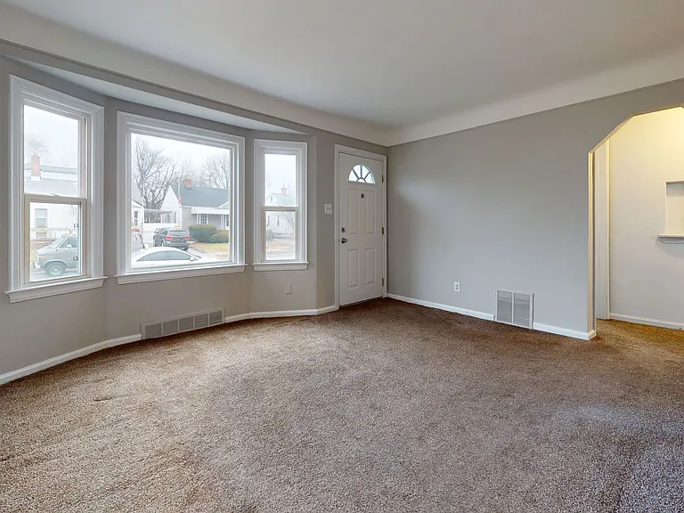 21171 Dexter Blvd — Photo 9